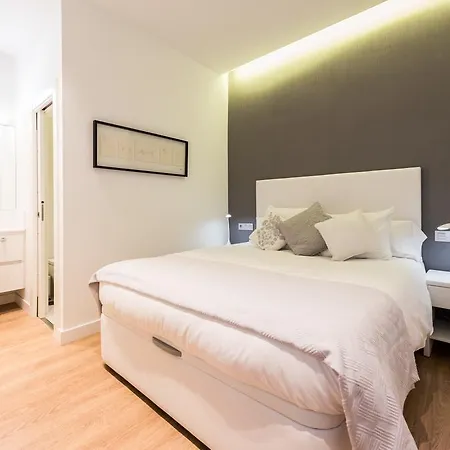Opera Suites Madrid Exterior photo